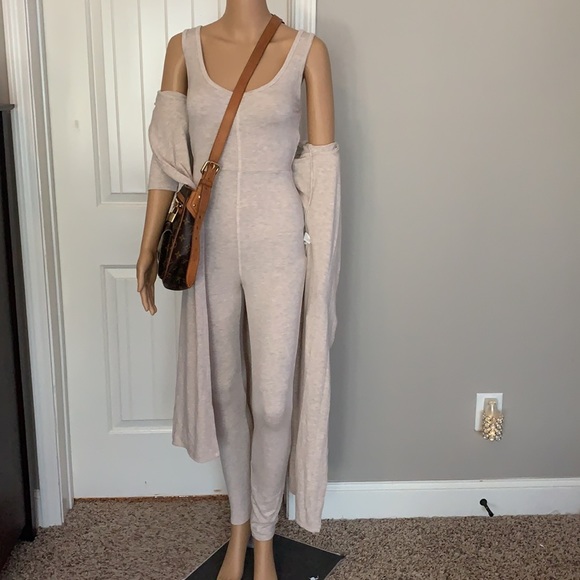La Banga 2-PC set Jumpsuit and Long Cardigan. - Picture 5 of 9